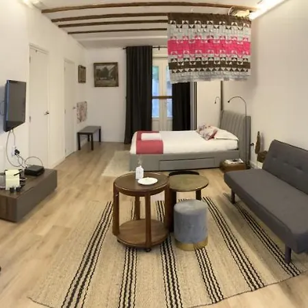 Het 33 Center - Museum Quarter Bed and breakfast 3*